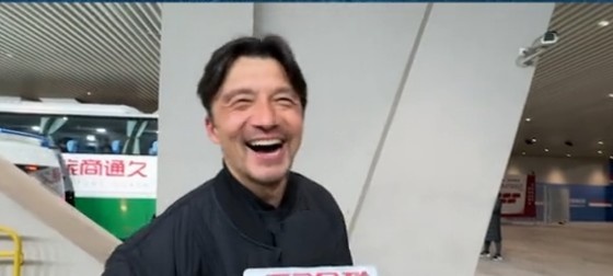  帶孩子和帶球隊(duì)哪個(gè)更累？謝暉笑言：都累，但帶孩子更累