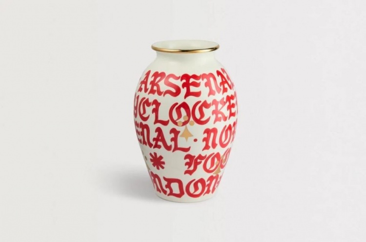  太陽(yáng)報(bào)：阿森納推出花瓶等瓷器的周邊產(chǎn)品，發(fā)售不到一小時(shí)就售罄