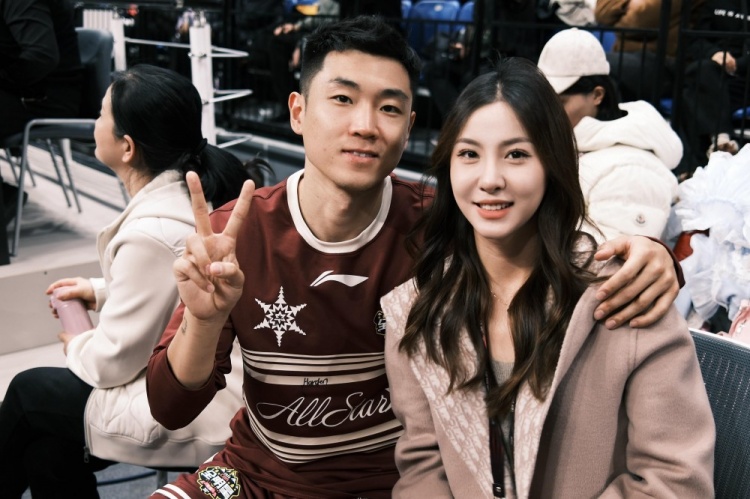  很搭！高詩巖妻子曬多張美照：打卡全明星 吉林下次見