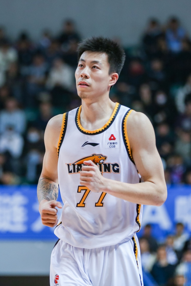  媒體人：張鎮(zhèn)麟、韓德君將因傷缺席今晚對陣北控的比賽