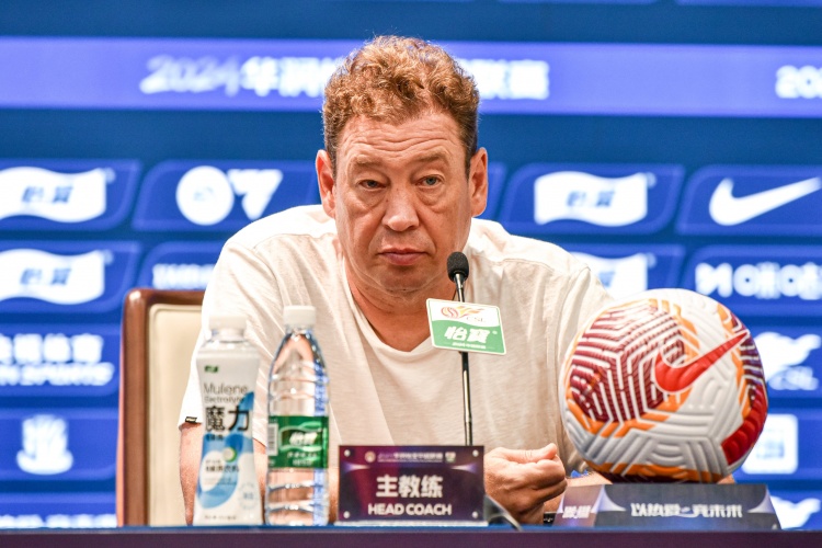  斯盧茨基：本賽季爭(zhēng)冠隊(duì)伍有5支 上次主場(chǎng)贏國(guó)安是15年對(duì)我沒(méi)影響